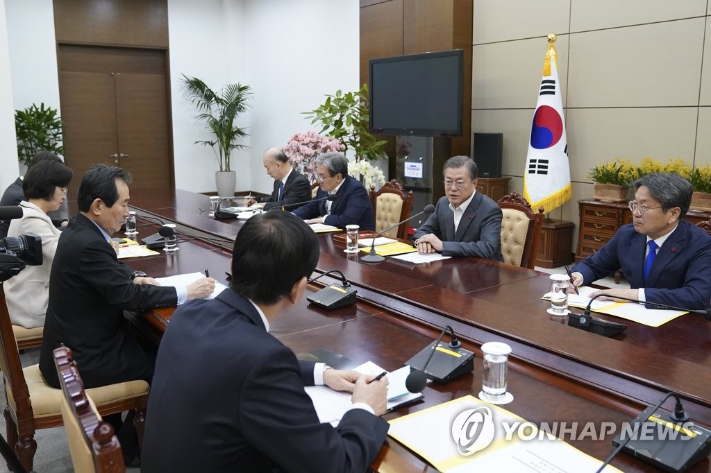 Moon calls for 'emergency' response to virus spread in S. Korea