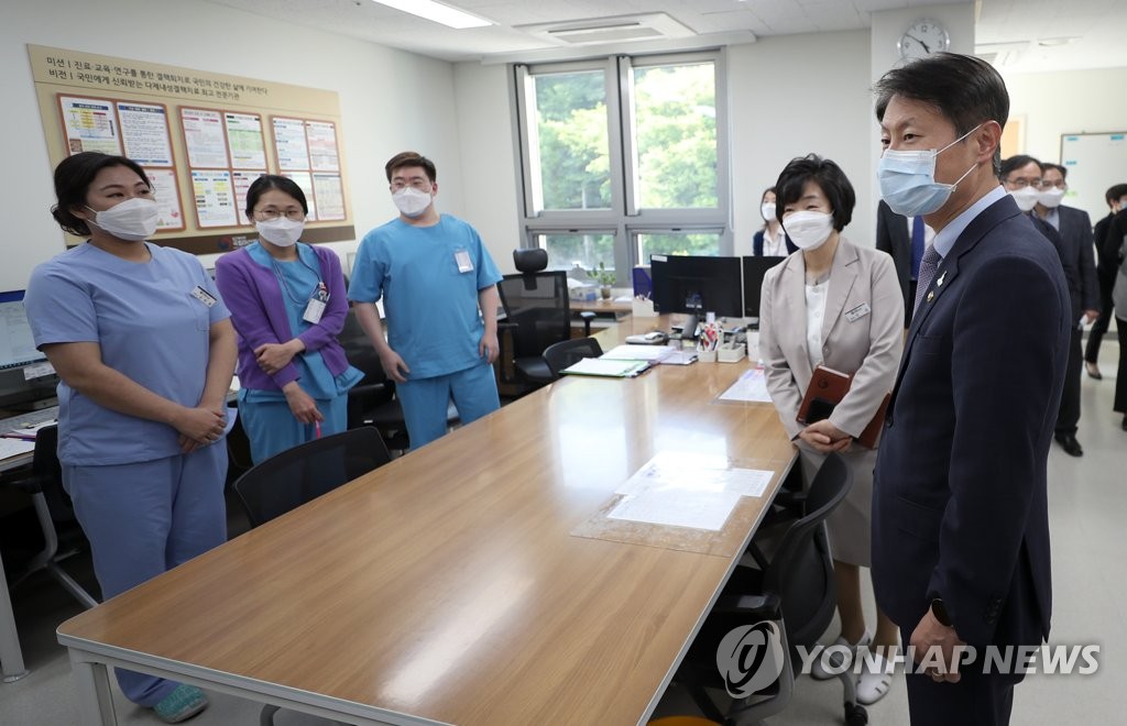 S. Korea reports 10 more cases of new coronavirus, total now at 10,728