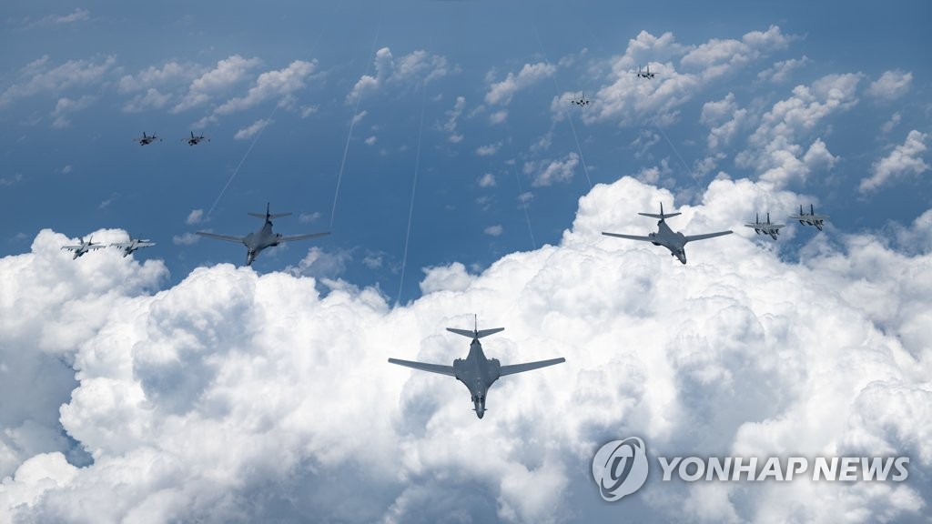 韓米空軍が合同訓練　尹氏の大統領就任前日から