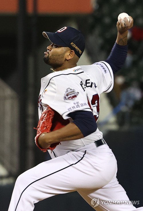 Kiwoom Heroes rally past Doosan Bears in Addison Russell's KBO debut