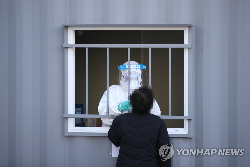 防疫対策　最高レベルの引き上げに慎重「副作用も」＝韓国