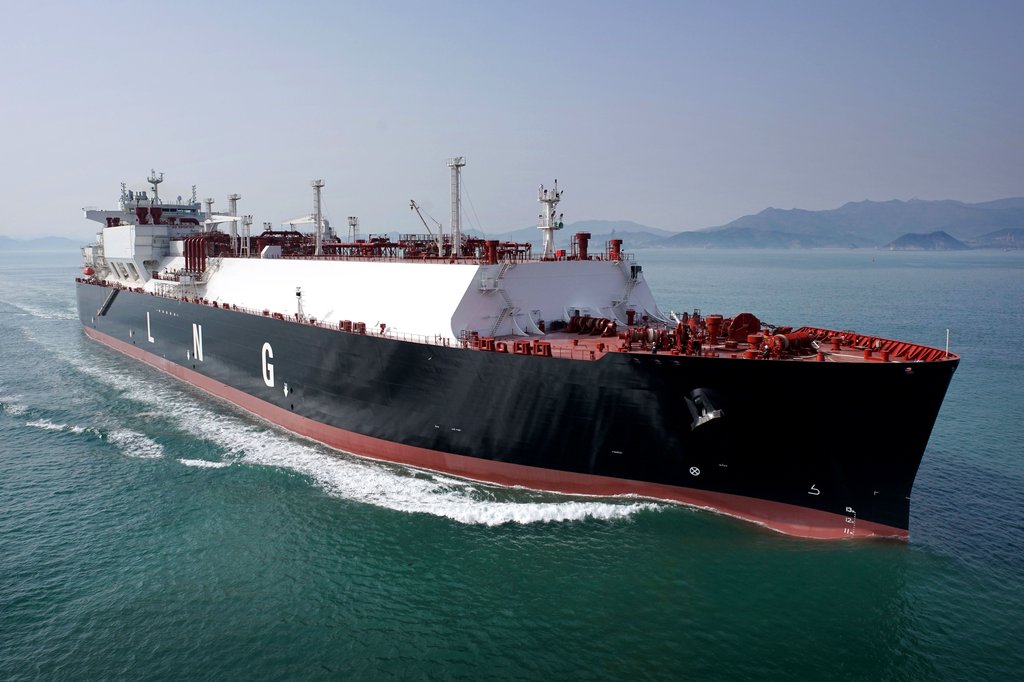 This file photo provided by Samsung Heavy Industries Co. shows a liquefied natural gas (LNG) carrier built by the shipbuilder. (PHOTO NOT FOR SALE) (Yonhap)