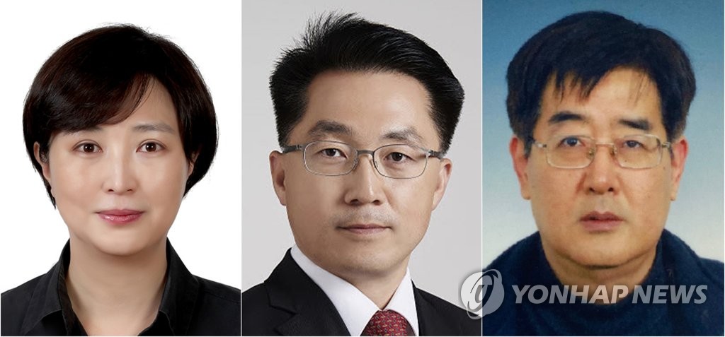 From left are Ko Joo-hee, Lee Ho-joon and Jun Hyo-gwan, tapped as secretaries for digital communication, industrial policy and culture, respectively, in this combined phone provided by Cheong Wa Dae. (PHOTO NOT FOR SALE) (Yonhap)