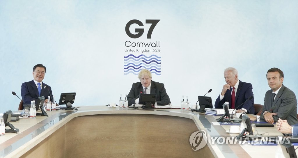 Moon promet de soutenir financièrement l'approvisionnement mondial en vaccins au sommet du G7