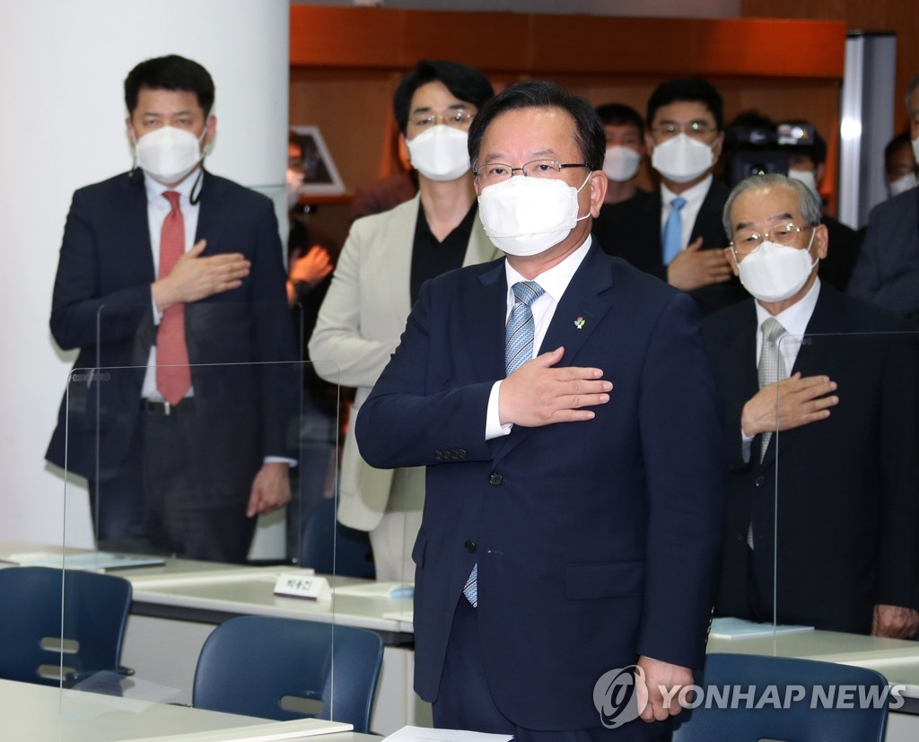 رئيس الوزراء الكوري الجنوبي يحث قادة بيونغ يانغ على الانخراط في حوار مع سيئول - 2