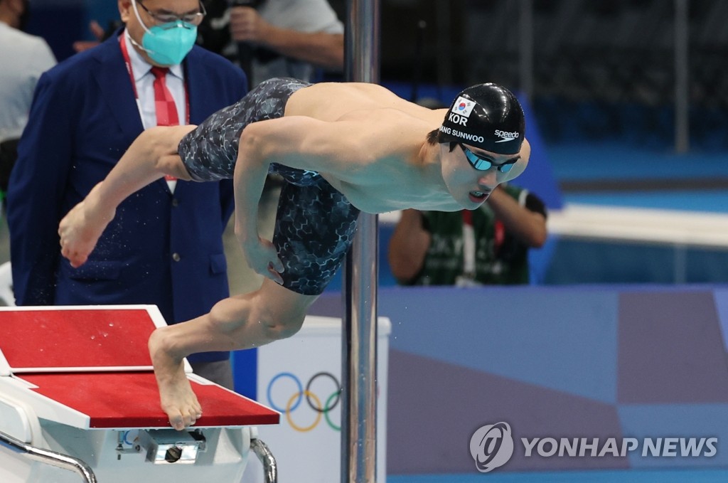 (LEAD) (Olympics) Teen swimming sensation Hwang Sun-woo breaks Asian record in 100m freestyle