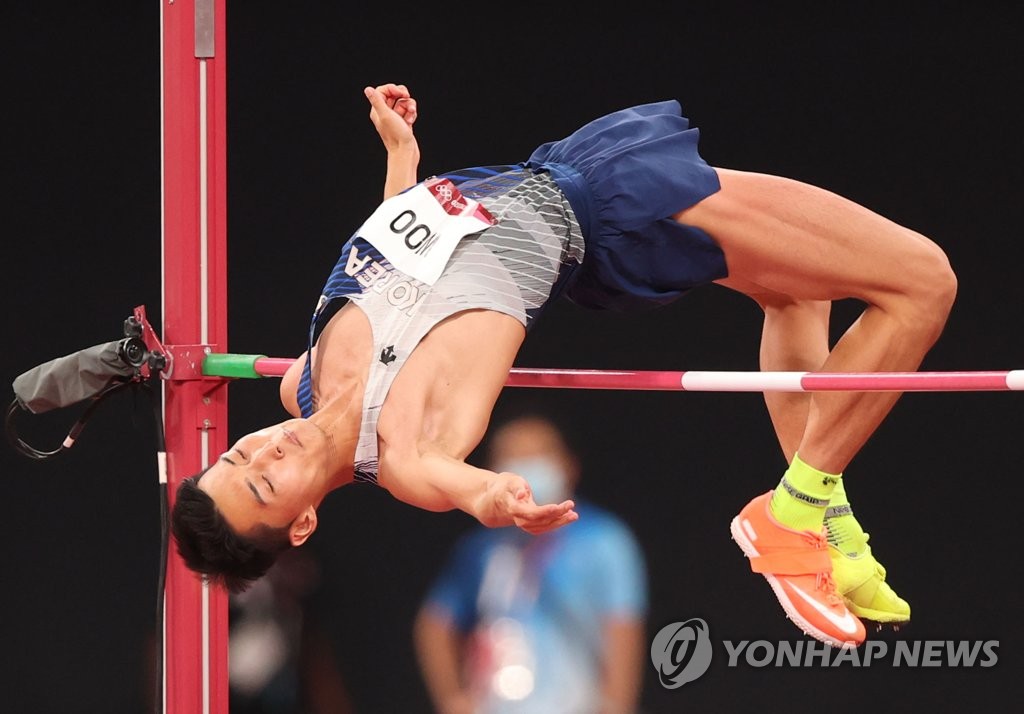 لاعب القفز العالي الكوري الجنوبي وو سانغ هيوك يسجل تاريخا جديدا لبلاده في أولمبياد طوكيو - 1