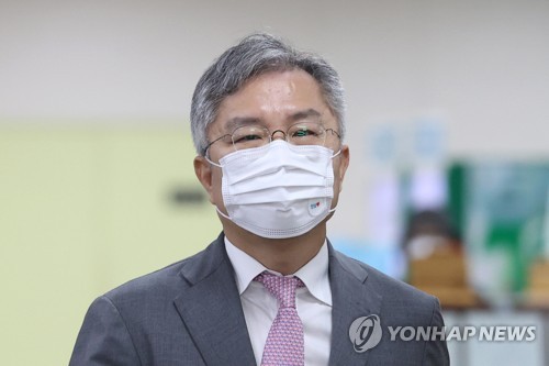 최강욱 재판서 '고발사주' 설전…검찰 "여전히 의혹 수준"