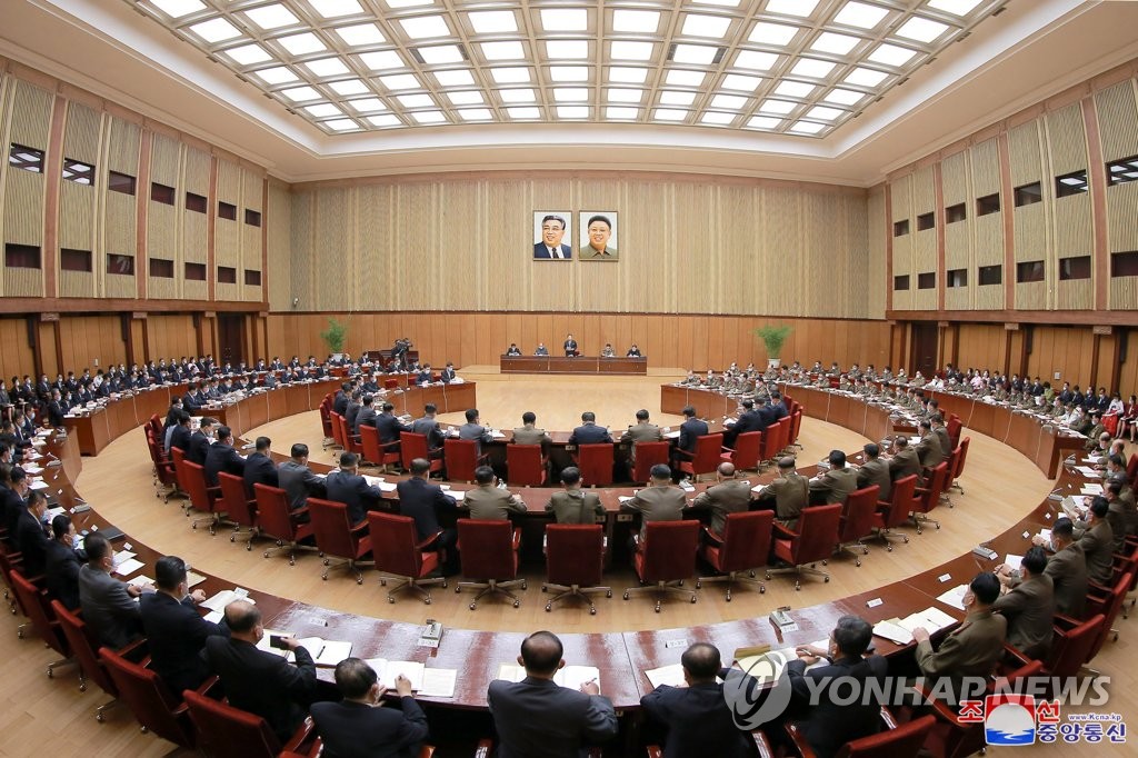 كوريا الشمالية تعقد اجتماع مجلس الشعب الأعلى دون حضور الزعيم كيم - 2