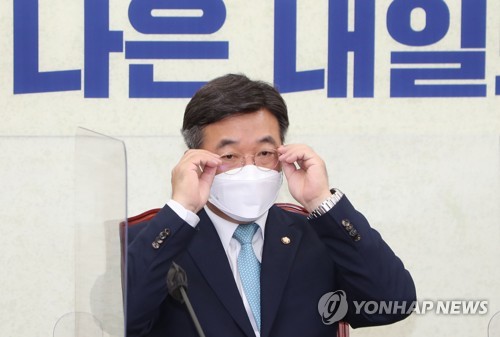 윤호중 "남북, 대북제재에 슬기롭게 대응하며 교류확대 해야"