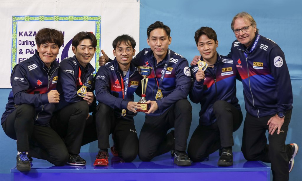 지난해 11월 아시아태평양 선수권대회에서 우승한 남자컬링 대표팀 경북체육회