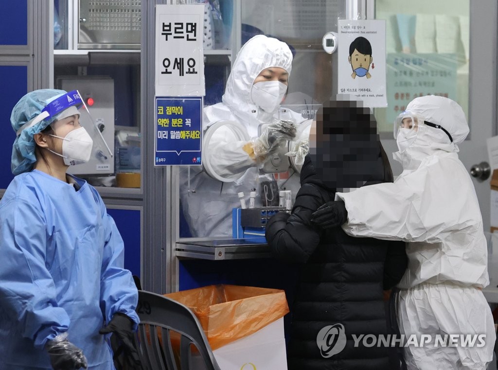 韓国の新規コロナ感染者が初の５千人超　重症者も最多の７２３人