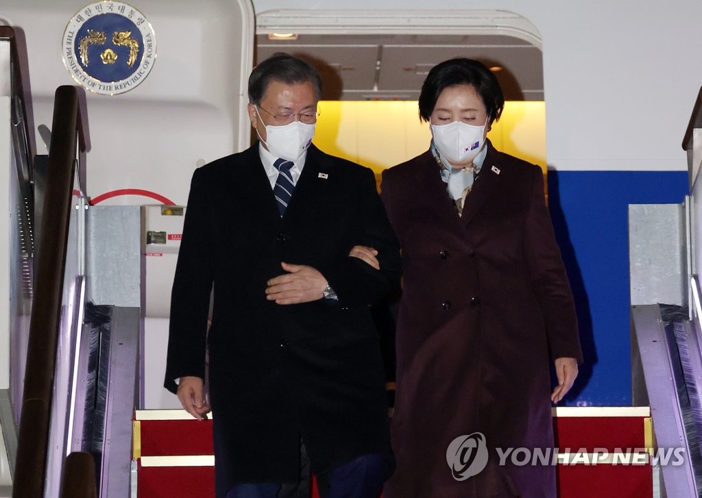 عودة الرئيس مون إلى أرض الوطن بعد اختتام زيارته الرسمية إلى أستراليا