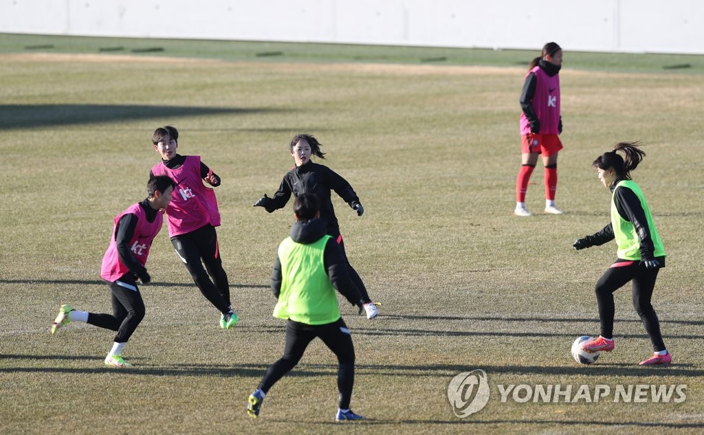 Members of the South Korean women's football team train at Namhae Sports Park in Namhae, about 500 kilometers south of Seoul, on Jan. 12, 2022. (Yonhap)