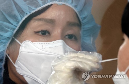 韓国の新規コロナ感染者１．７万人　５日連続過去最多