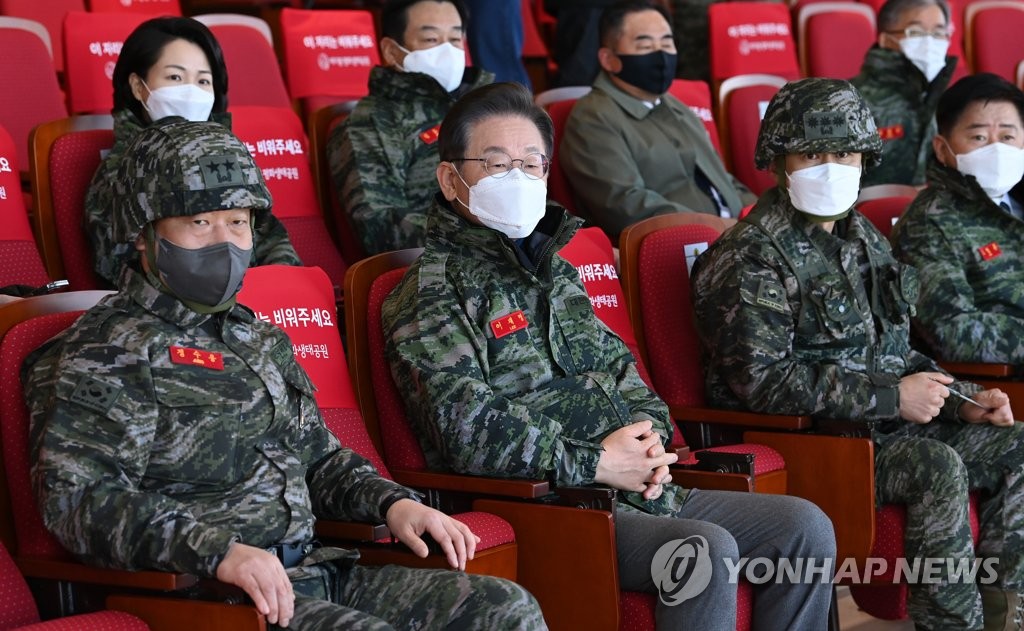 김포 해병대 2사단 방문한 이재명 대선후보