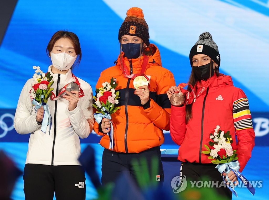 (الأولمبياد) بطلات سباق التزلج السريع للسيدات