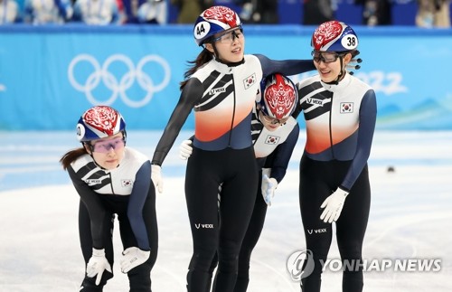(2ª AMPLIACIÓN) Corea del Sur gana la plata en la prueba femenina de relevos de patinaje de velocidad sobre pista corta