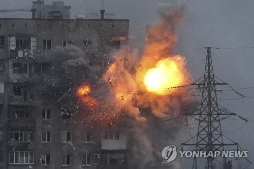 [우크라 침공] 시리아 '데자뷔' 일으키는 러시아…화학무기까지?