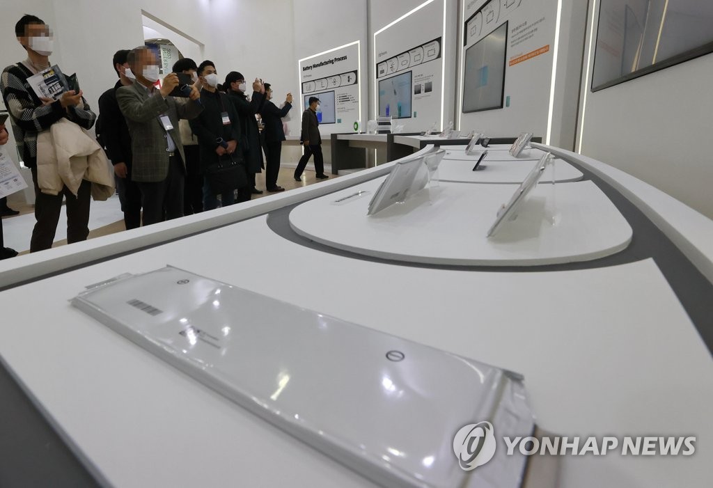 شركات تصنيع البطاريات الكورية تروج لأحدث التقنيات والرؤى المستقبلية في معرض البطاريات بسيئول - 2