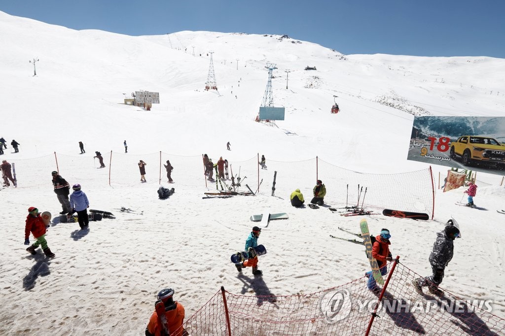 북적이는 이란 스키 리조트