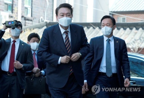 尹당선인의 한달…민생현장 자주 찾고 '용산 시대' 정면돌파