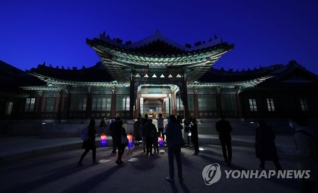 افتتاح الجولات الليلية في قصر تشانغدوك ابتداء من الأول من سبتمبر - 1