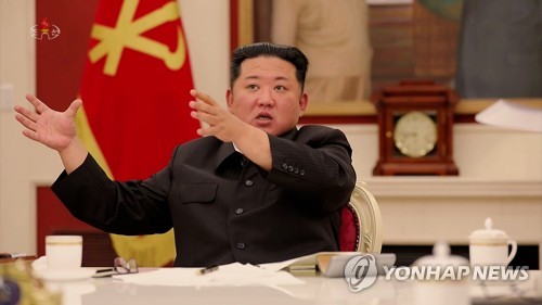كوريا الشمالية تبلغ عن حالة وفاة إضافية بكورونا