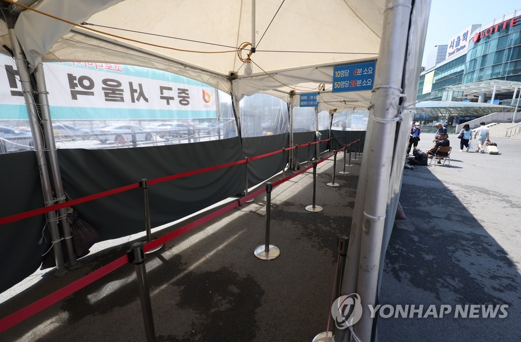 韓国の新規コロナ感染者１万８８１６人　木曜発表で１７週ぶり２万人下回る