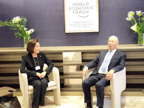 Yoon envoy meets WEF chief