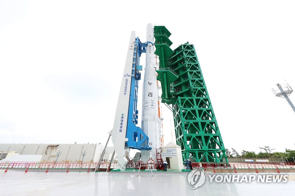 This photo provided by the Korea Aerospace Research Institute on June 15, 2022, shows South Korean space rocket Nuri erected at the launch pad at Naro Space Center in Goheung, some 470 kilometers south of Seoul. (PHOTO NOT FOR SALE) (Yonhap)