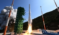(6th LD) S. Korea successfully launches homegrown space rocket in second attempt