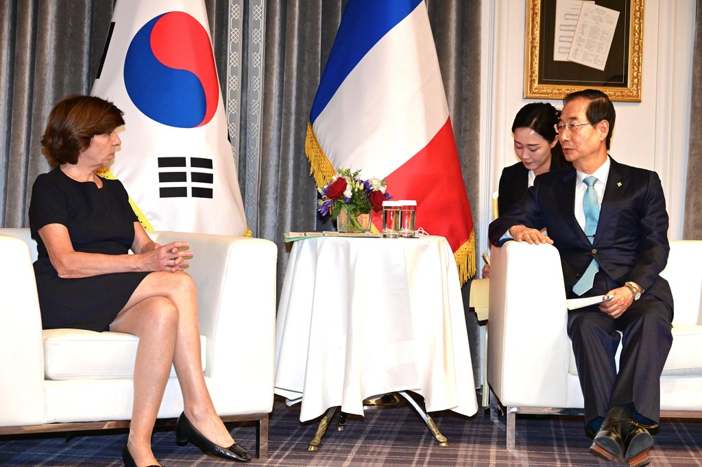 Le PM avec la chef de la diplomatie française