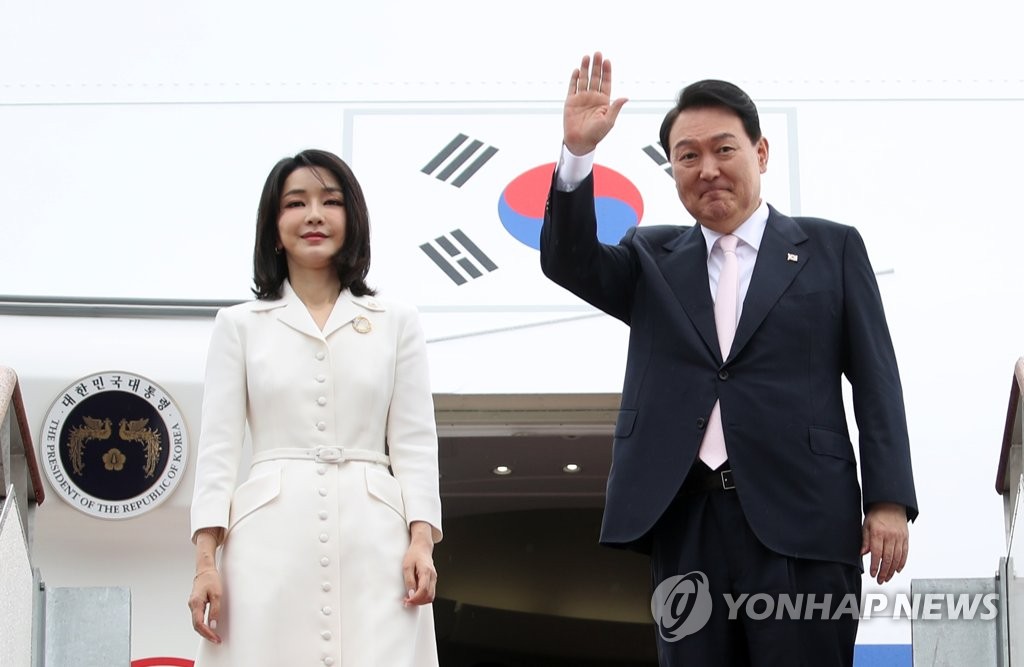 (AMPLIACIÓN) Yoon visitará Camboya e Indonesia para las cumbres de la ASEAN y el G-20