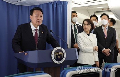 (جديد) يون: على كوريا الجنوبية واليابان مناقشة قضايا الماضي والمستقبل في وقت واحد