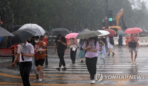 전국 곳곳 비…경기·강원 최대 150㎜ 이상 폭우
