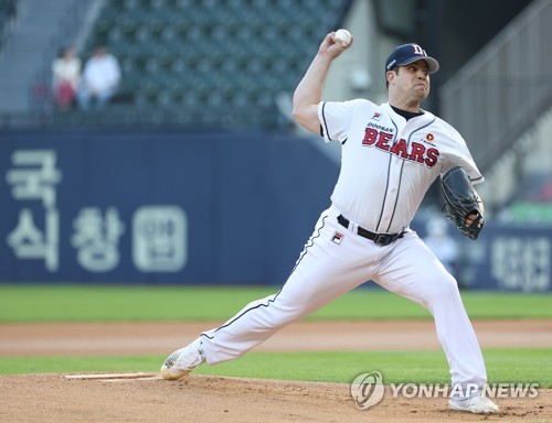  As avid gamer, KBO pitcher happy to be in 'motherland' of 'League of Legends'