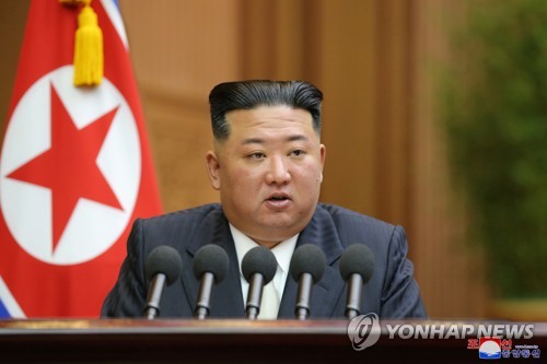 (AMPLIACIÓN) El líder norcoreano dice que su país nunca renunciará a las armas nucleares