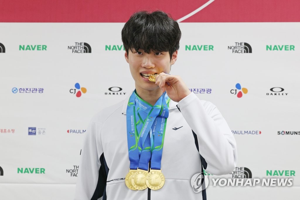 '수영천재' 황선우, 2년 연속 전국체전 MVP