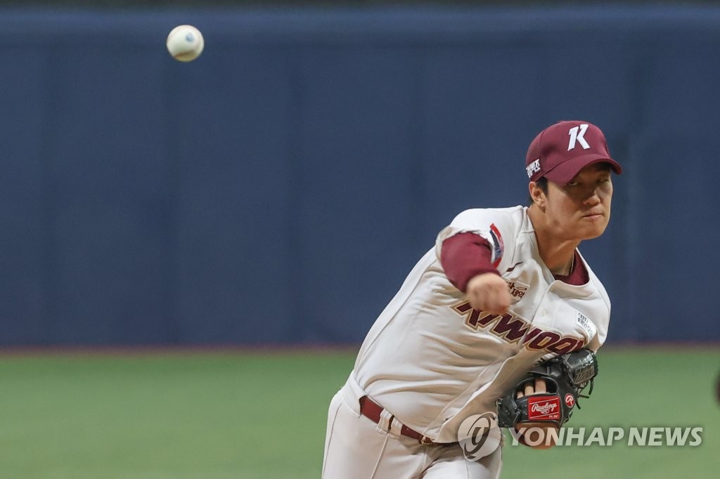 Kiwoom Heroes starter An Woo-jin pitches against the KT Wiz during Game 5 of the first round in the Korea Baseball Organization postseason at Gocheok Sky Dome in Seoul on Oct. 22, 2022. (Yonhap)