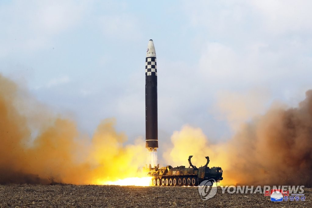 朝鮮中央通信は１９日、新型ＩＣＢＭの発射実験が１８日に行われたと報じた＝（聯合ニュース）≪転載・転用禁止≫
