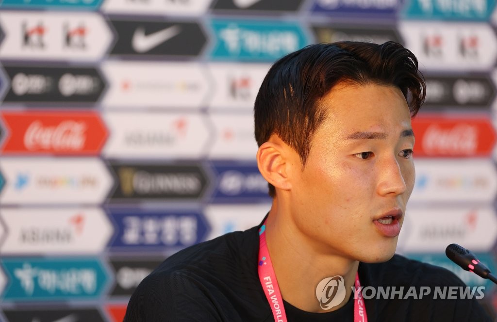 Son Jun-ho of South Korea speaks at a press conference before a training session for the FIFA World Cup at Al Egla Training Site in Doha, on Nov. 22, 2022. (Yonhap)