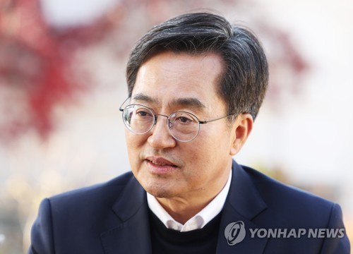 김동연 "검찰, 92개 PC서 6만개 문서 가져가…법치 내세운 독재"