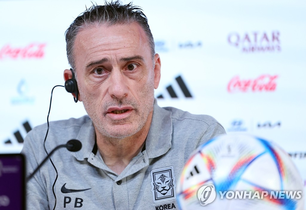 サッカー韓国代表のベント監督　「再契約しない」