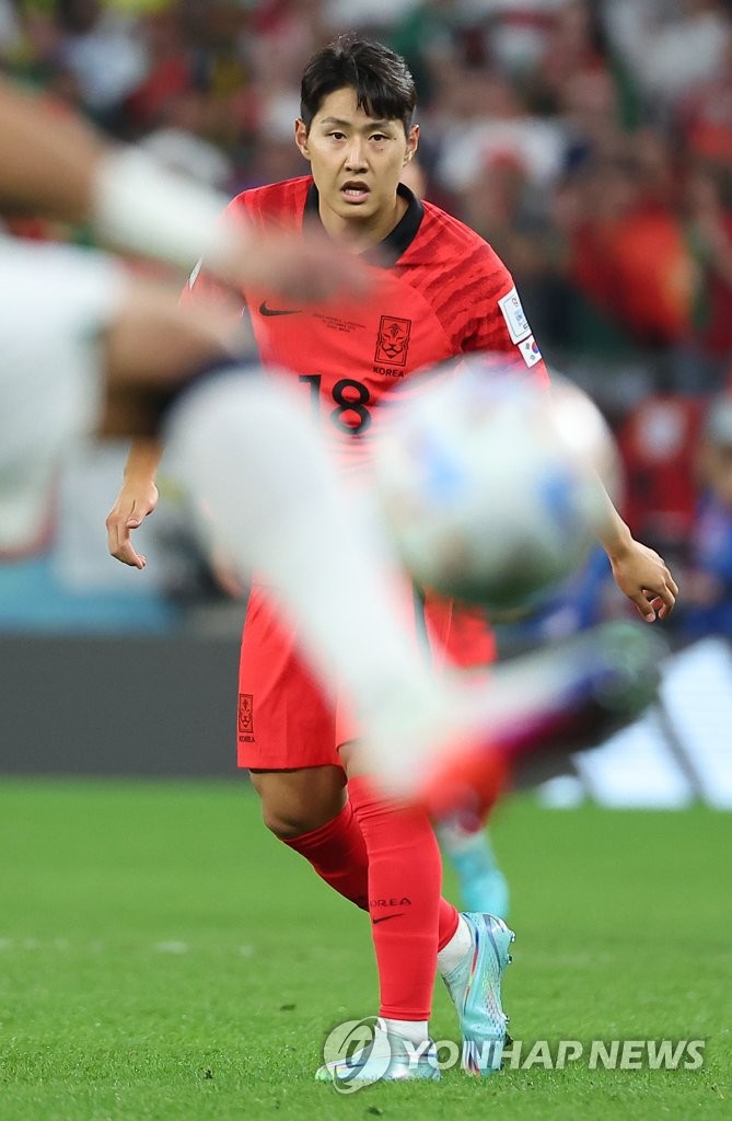 Lee Kang-in of South Korea tracks the ball during his team's Group H match against Portugal at the FIFA World Cup at Education City Stadium in Al Rayyan, west of Doha, on Dec. 2, 2022. (Yonhap) 