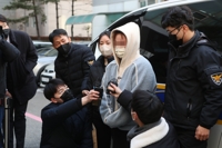 '15개월 딸 시신 김치통 보관' 친부모 모두 구속