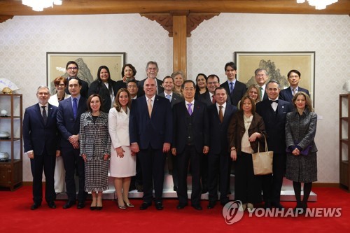 El PM con los embajadores de países latinoamericanos