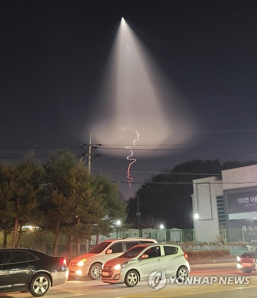 固体燃料ロケット打ち上げ実験に再び成功　初回から９カ月ぶり＝韓国