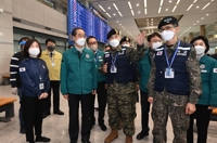 한총리, '중국발 입국자 음성확인 의무화' 인천공항 재방문