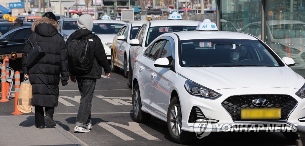 زيادة أجرة التاكسي الأساسية 1000 وون لتصل إلى 4,800 وون في فبراير - 1